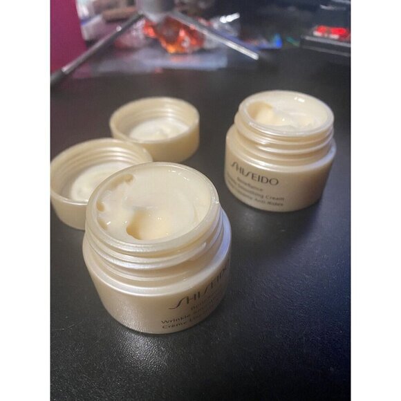 Shiseido Benefiance Wrinkle Smoothing Cream 30ml/1.0oz., travel size. - Picture 5 of 5